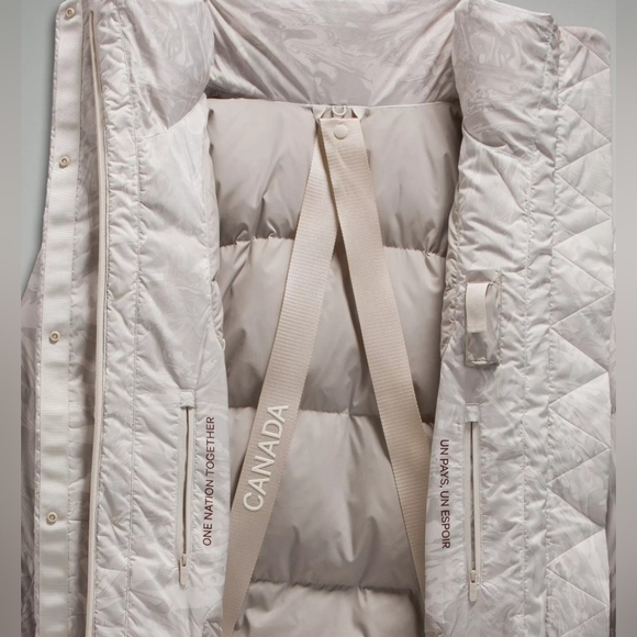 LULULEMON Team Canada Women's Down Jacket - Size 4 - Picture 2 of 6